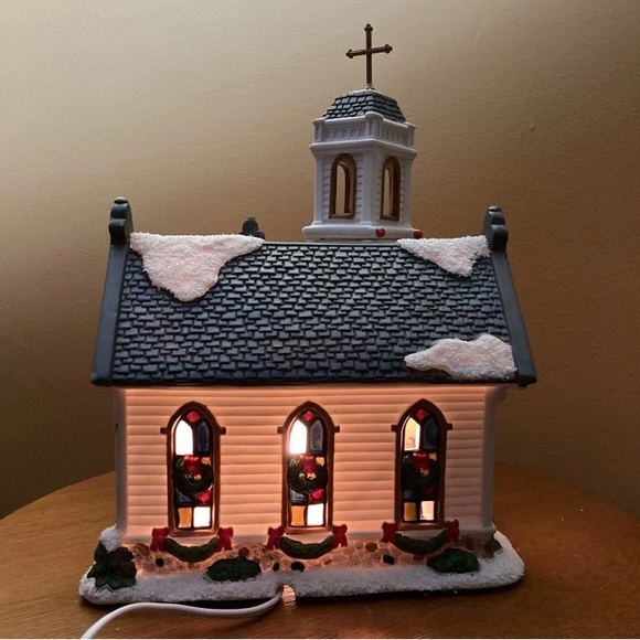 St. Nicholas Square Country Chapel Village Collection 
Illuminated Works - Picture 8 of 14